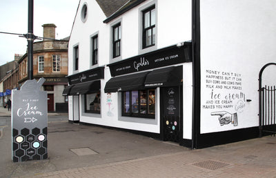 The front of the Geraldos store.