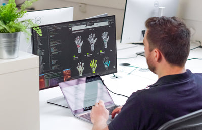 One of our developers working on the Kaliaaer website.